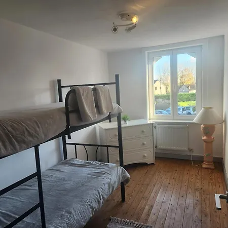 Spacious 4-bedroom House In Brunehaut With Views Hébergement de vacances