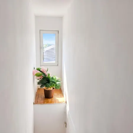 Spacious 4-bedroom House In Brunehaut With Views Hébergement de vacances *