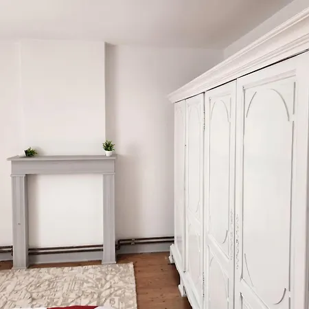 Spacious 4-bedroom House In Brunehaut With Views * Laplaigne