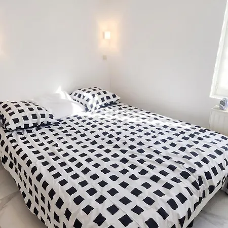 Spacious 4-bedroom House In Brunehaut With Views * Laplaigne