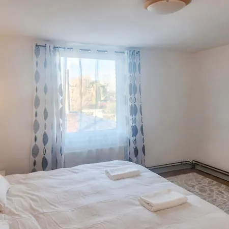 Spacious 4-bedroom House In Brunehaut With Views * Laplaigne