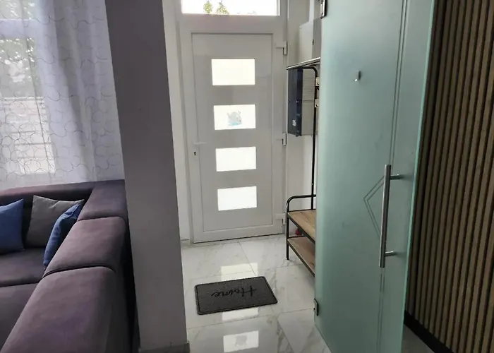 Hébergement de vacances Spacious House In Brunehaut With View *