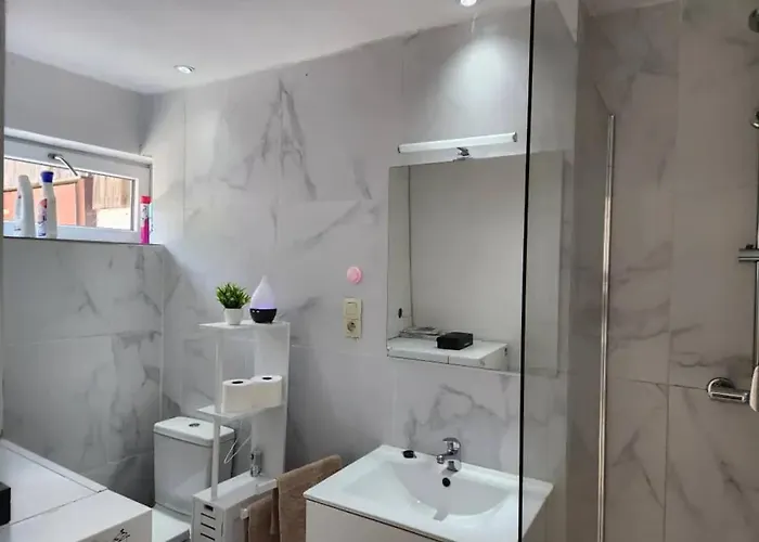 Hébergement de vacances Spacious House In Brunehaut With View